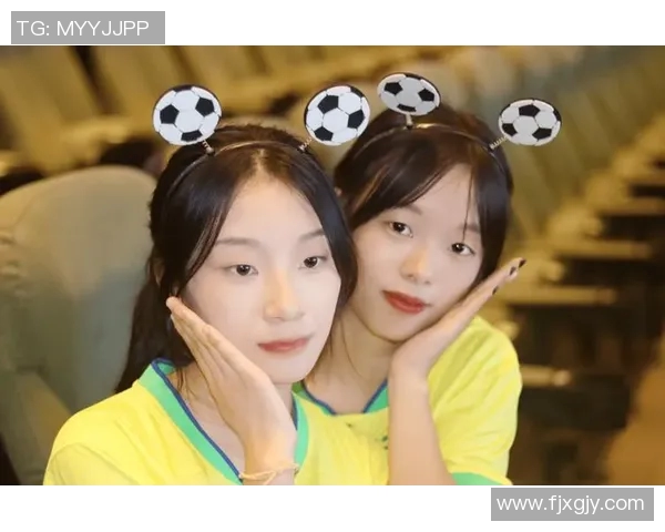 足球明星与女生短袖的时尚碰撞展现青春活力与运动魅力 足球明星与女生短袖的时尚碰撞展现青春活力与运动魅力