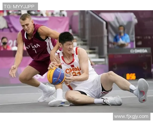 武汉篮球队配合问题引发热议球迷与专家各执己见探讨战术调整